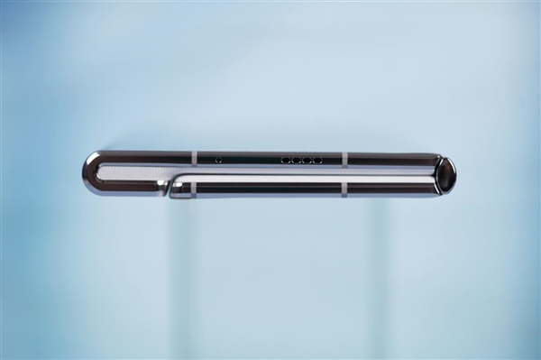 4.3mm迄今最薄折疊屏！榮耀V Purse圖賞：驚艷了