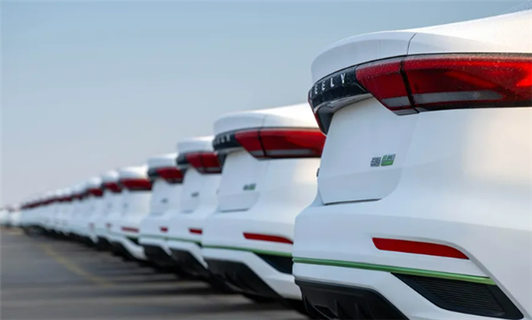 甲醇汽車首次大規(guī)模服務(wù)國(guó)際賽事：350輛全部來(lái)自吉利