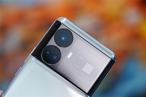 充電最快驍龍8 Gen2旗艦！真我GT5圖賞