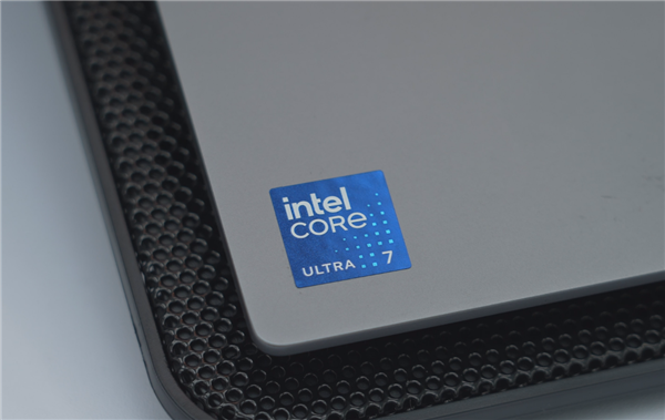 不是每一臺PC都叫AI PC！這些玩法 只有Intel才能做到