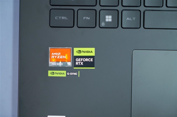 R9 7945HX3D+RTX 4090加持！ROG魔霸7 Plus超能版游戲本圖賞