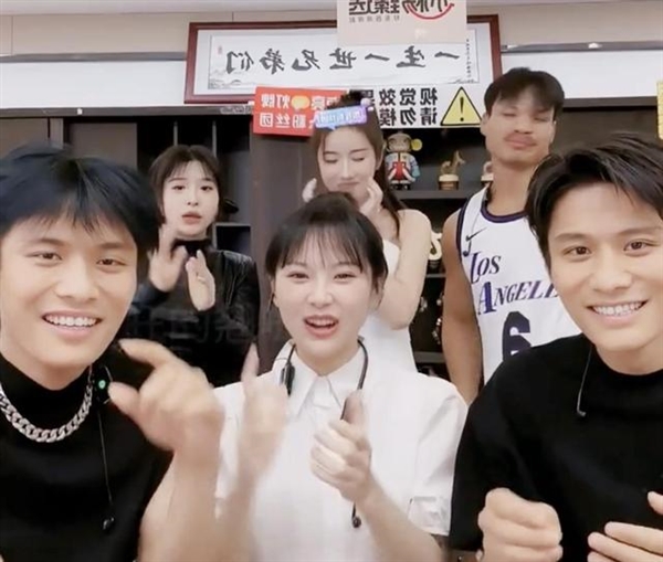 挖呀挖黃老師當(dāng)媽媽了：為了孩子 默默承受網(wǎng)暴