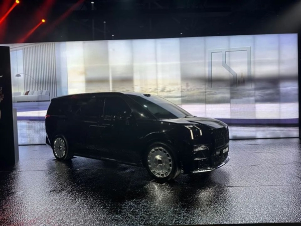 43.9萬！老板們看過來 全新極氪009開賣 一秒一公里