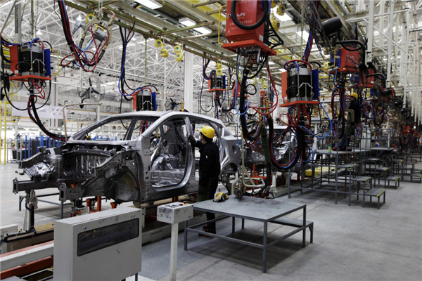 你能買到這么便宜的國產(chǎn)車 是因為車企把他們?nèi)抖d了