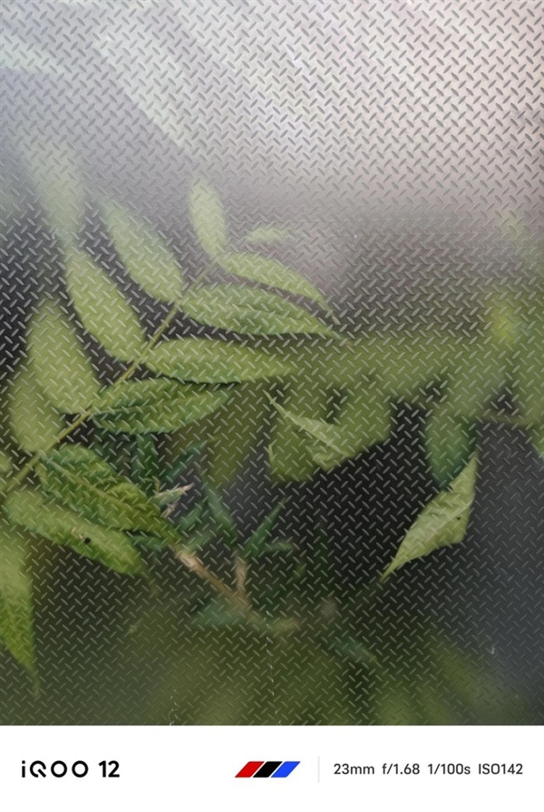 首款擁有潛望長(zhǎng)焦的驍龍8 Gen3旗艦！iQOO 12上手