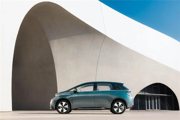 和比亞迪海豚爭場子？寶駿云朵推出3款配色 7月將上市交付