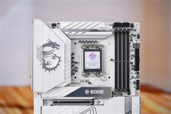 白色海景房絕配！微星MPG Z890 EDGE TI WIFI主板圖賞