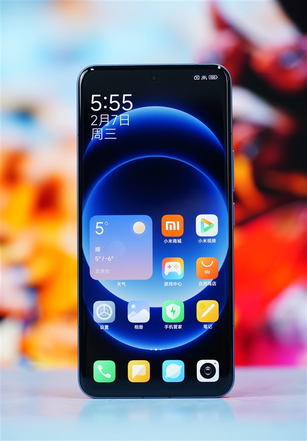 小米2024開(kāi)年最強(qiáng)旗艦！小米14 Ultra龍晶藍(lán)影像套裝圖賞