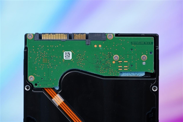 全球第一款24TB大硬盤！希捷銀河Exos X24 24TB圖賞