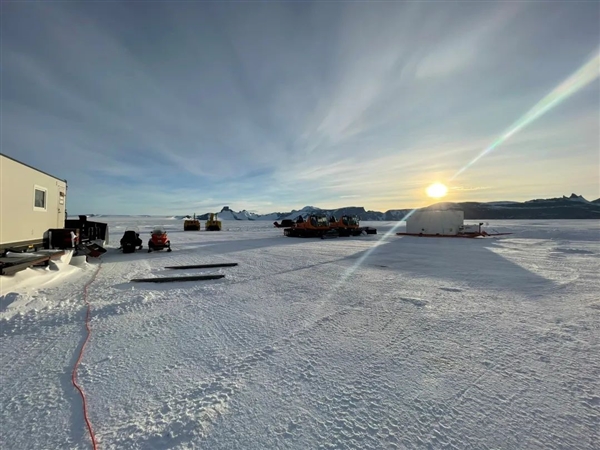 波音787夢(mèng)想客機(jī)首次降落南極：最大重量超250噸