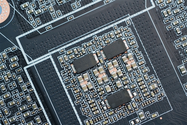 夢幻優(yōu)雅！索泰RTX 4070 Ti SUPER TRINITY OC月白圖賞