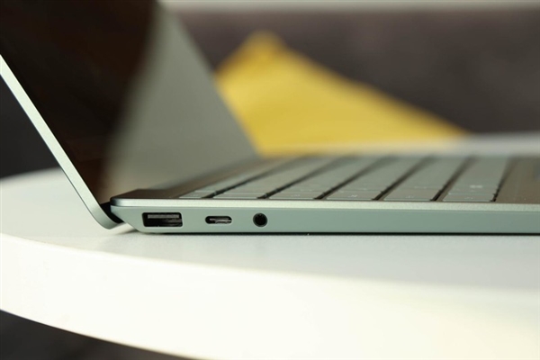 比MacBook Air還輕的輕薄本！微軟Surface Laptop Go 3上手
