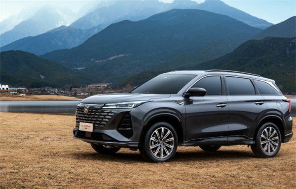 哈弗H6最強(qiáng)敵手 新款長安CS75 PLUS冠軍版發(fā)布：標(biāo)配愛信8AT