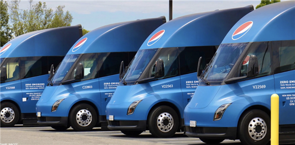 百事公司曬出買家秀：特斯拉Semi卡車使用成本曝光 1公里僅需1.1度電