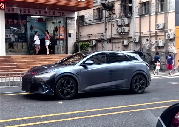 行業(yè)首款兩廂后驅純電鋼炮！比亞迪海豹06 GT本月亮相