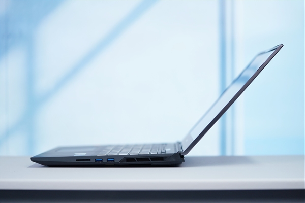 RTX 4070加持！機械革命新極光Pro 2024游戲本圖賞