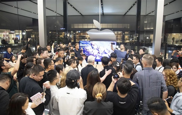 庫克悄悄去了趟成都 居然還看了一場《王者榮耀》比賽