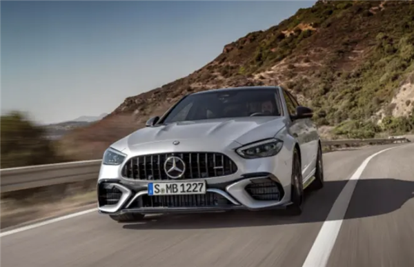 假的！奔馳AMG C級、E級重裝V8 內(nèi)部人士：決不可能