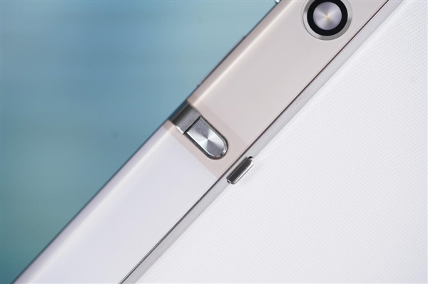 4.3mm迄今最薄折疊屏！榮耀V Purse圖賞：驚艷了