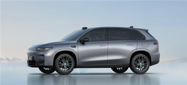 王傳?！疤唣^”德國車展 海豹賣到40萬元！中歐車企開啟大亂斗