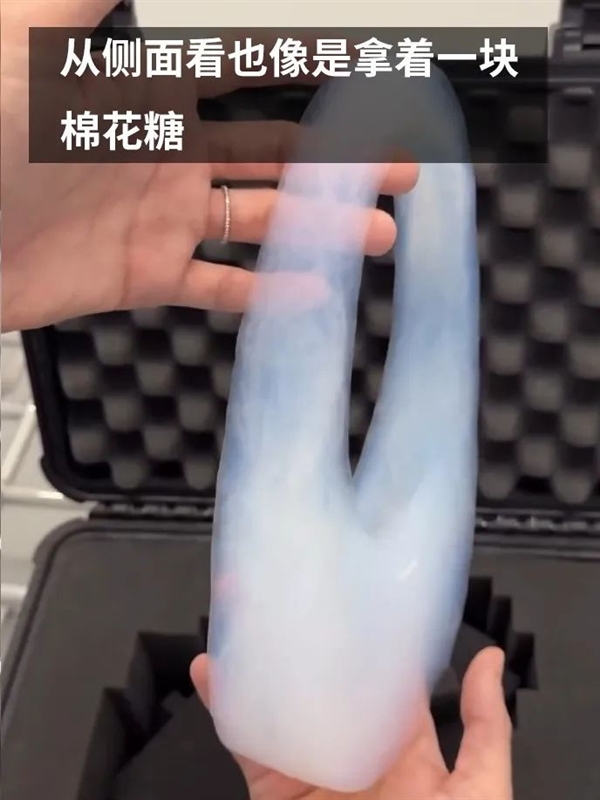 像是半透明馬桶圈！法國(guó)人造出了世界上最輕的手提袋