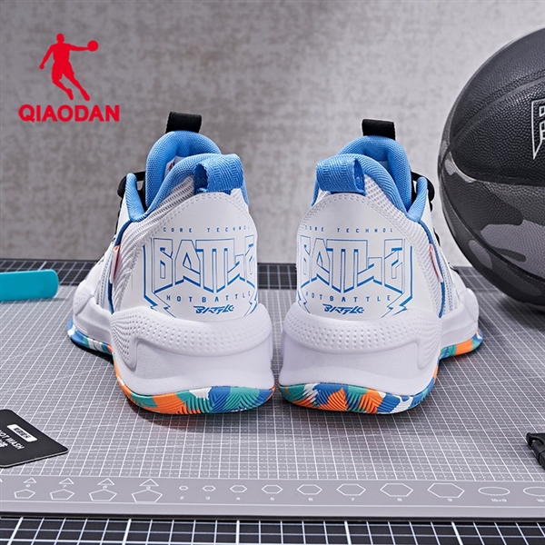 大牌抄底手慢無:喬丹籃球鞋清倉券后99元(圖2) 大牌抄底手慢無:喬丹籃球鞋清倉券后99元