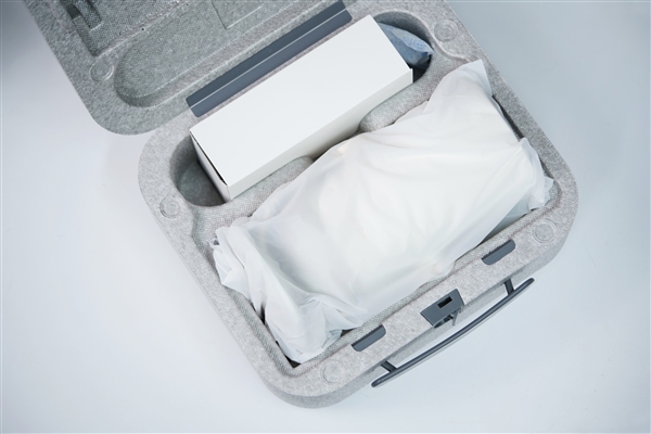 一體式云臺(tái)設(shè)計(jì) 各角度隨意投！當(dāng)貝Smart 1圖賞