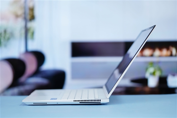 五彩斑斕的白！榮耀MagicBook Pro 16圖賞