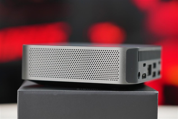 僅巴掌大小的桌面神器！小米迷你主機圖賞