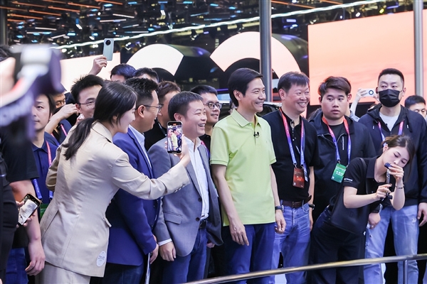 北京車展 不見余承東