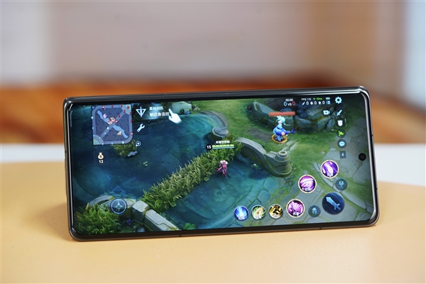 僅226g輕薄大折疊！小米MIX Fold 4圖賞