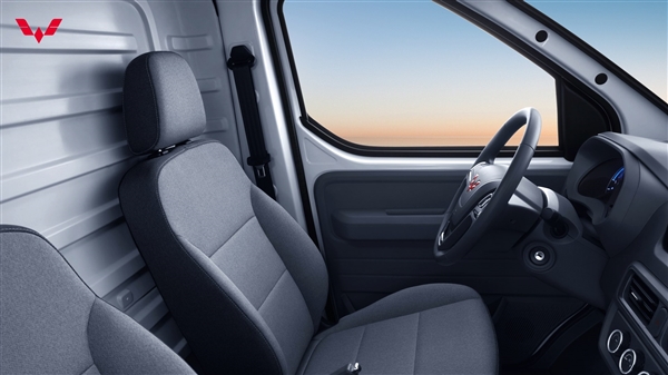 7.38萬元起！五菱揚(yáng)光開啟預(yù)售：全系配快充