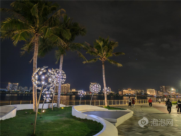 榮耀90 GT上手：游戲滿幀 性能釋放堪比驍龍8 Gen3旗艦