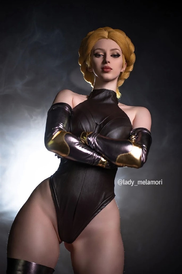 俄妹COS《原子之心》雙生舞伶 身材性感非常吸睛