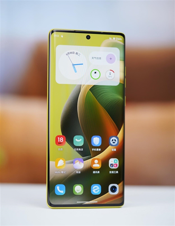 曲面屏+大電池只要1399元！moto S50 Neo圖賞