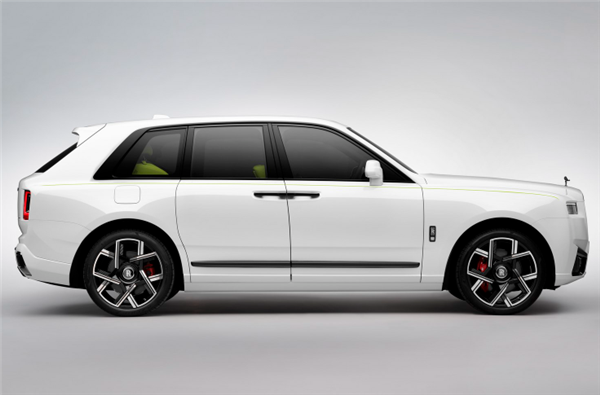 1000萬內(nèi)最強(qiáng)SUV！庫里南系列II發(fā)布：現(xiàn)款售價691萬起