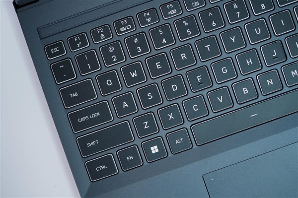 RTX 4070加持！機械革命新極光Pro 2024游戲本圖賞