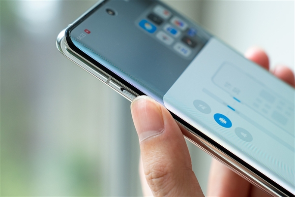 一加Ace 3 Pro上手：陶瓷質感手感絕了