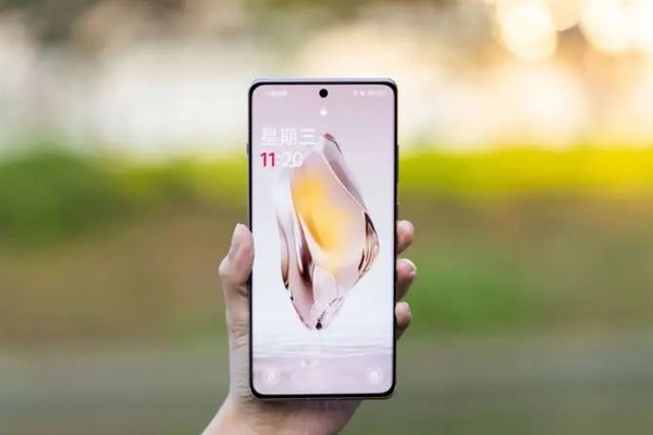 比LCD屏還護(hù)眼 這頂配手機(jī)可能要?dú)偭耍? h=