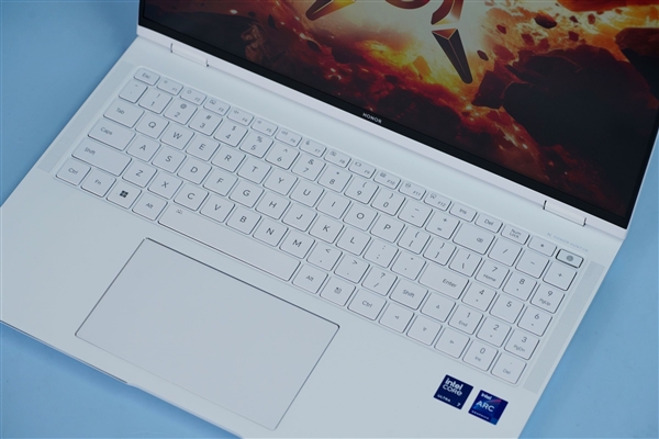 五彩斑斕的白！榮耀MagicBook Pro 16圖賞