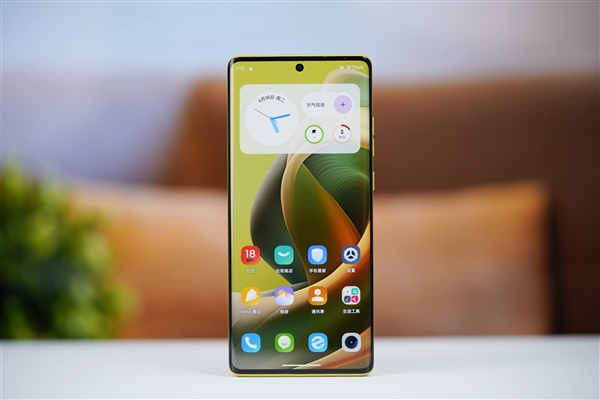 曲面屏+大電池只要1399元！moto S50 Neo圖賞