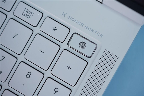 五彩斑斕的白！榮耀MagicBook Pro 16圖賞