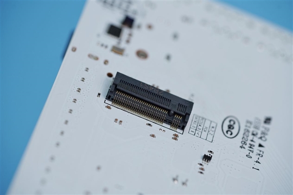 14代酷睿座駕！七彩虹CVN B760I FROEN WIFI D5 V20登陸艦圖賞