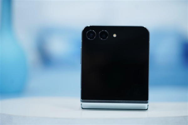 性能最強(qiáng)小折疊屏！三星Galaxy Z Flip5圖賞