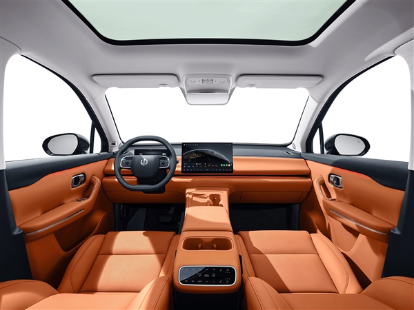 15.58萬起 零跑C16上市即開卷：一車買SUV+MPV