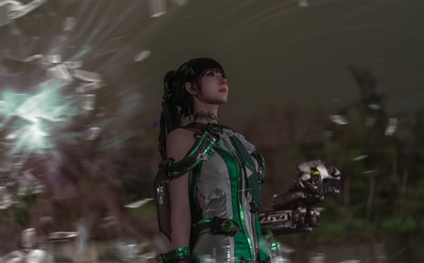 《星刃》女主伊芙新Cos美圖賞：顏值高 身材超棒！