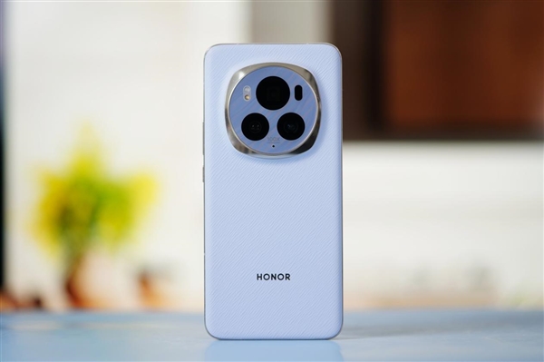 壓花素皮絕美！榮耀Magic 6 Pro流云紫圖賞