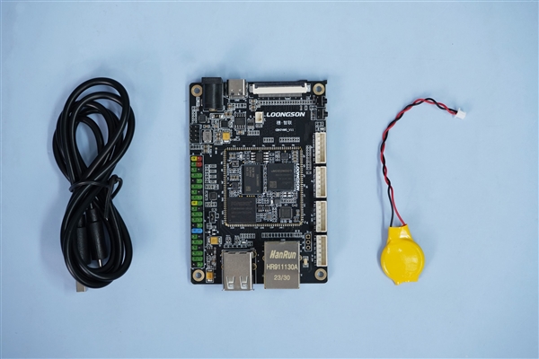 僅巴掌大??！龍芯2K0300蜂鳥開發(fā)板圖賞