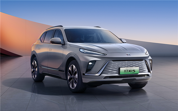 16.99萬買合資大五座純電SUV！別克E5先鋒版開啟全國交付