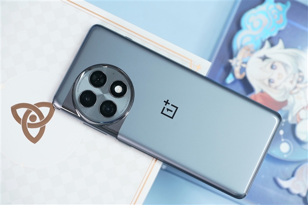 《原神》玩家種草！一加Ace2 Pro原神派蒙主題禮盒圖賞